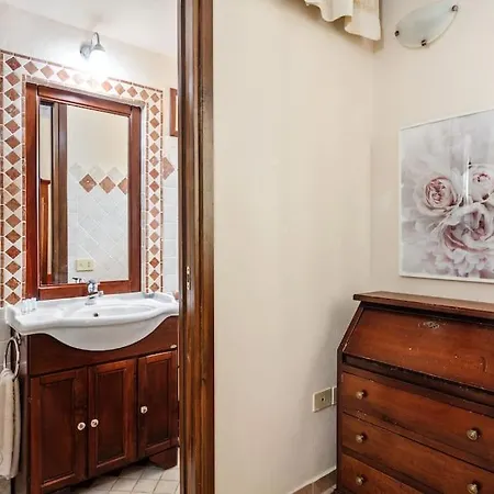 Apartment Elegant Historic House -10 Min To The Center - Olbia
