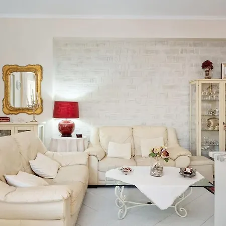 Apartment Elegant Historic House -10 Min To The Center - Olbia
